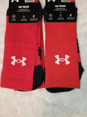 2 Pairs Under Armour Red and Black UA Team Cushioned Crew Socks
